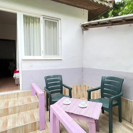 Homestay Garden Cirali