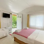 Casa de hóspedes Garden çıralı
